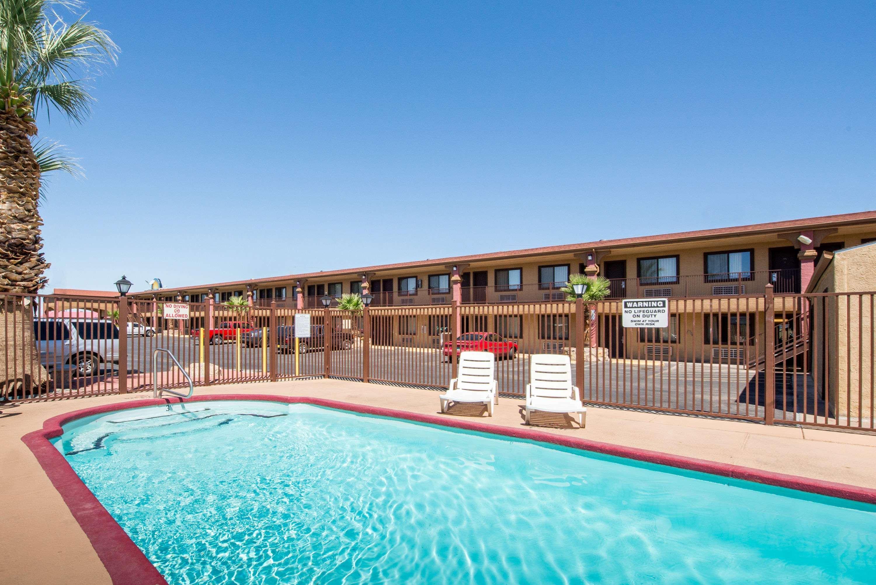 Days Inn By Wyndham Alamogordo White Sands Екстер'єр фото