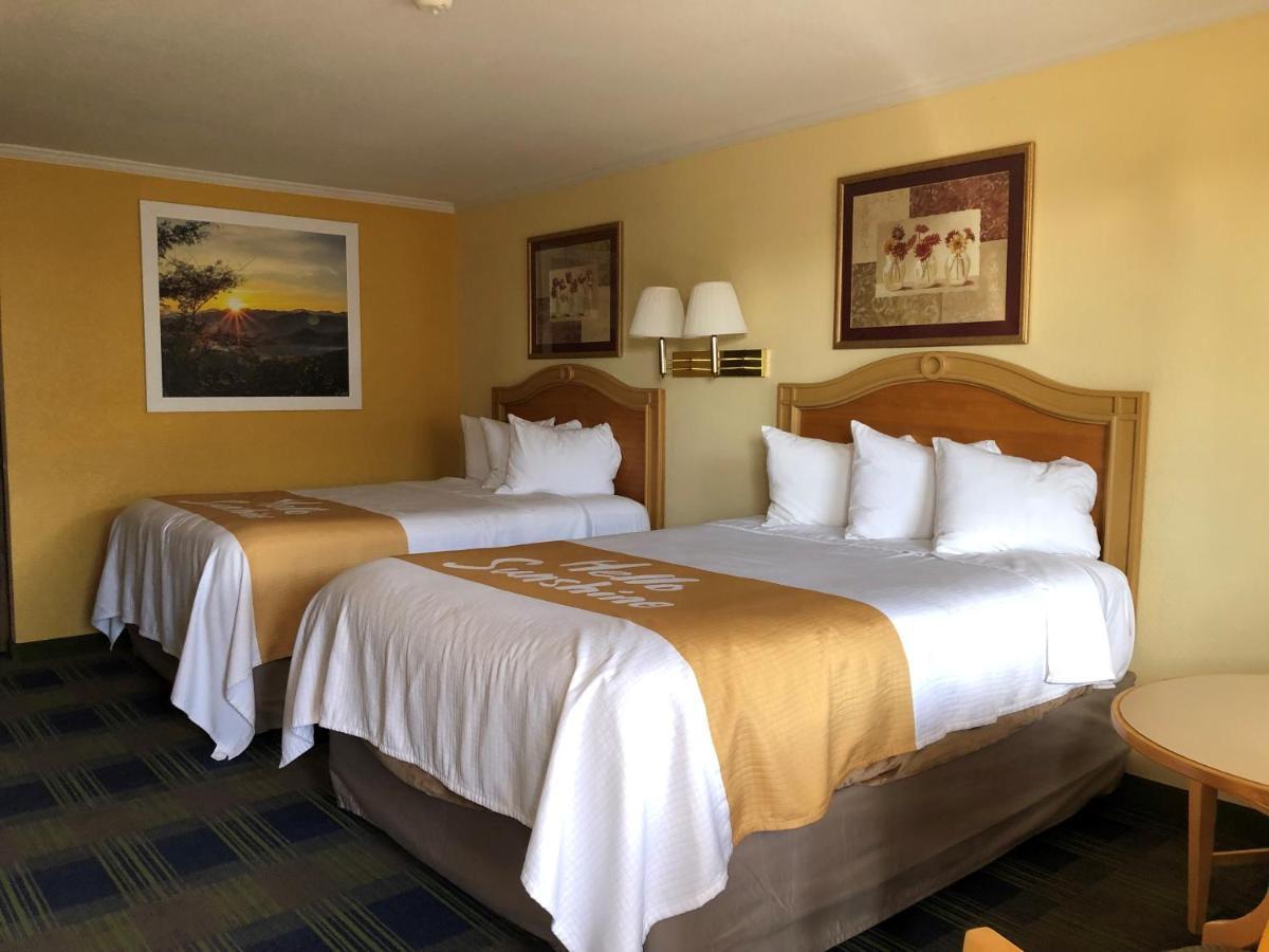 Days Inn By Wyndham Alamogordo White Sands Екстер'єр фото