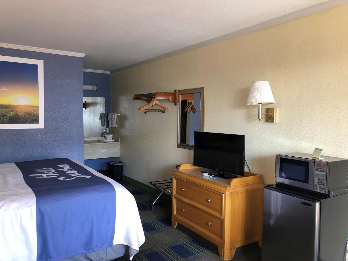 Days Inn By Wyndham Alamogordo White Sands Екстер'єр фото